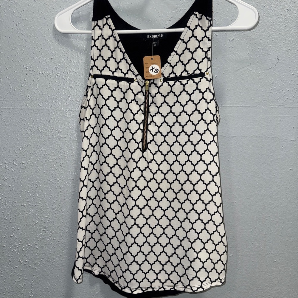 Express‎ Graphic Black and White Sleeveless Tank Top